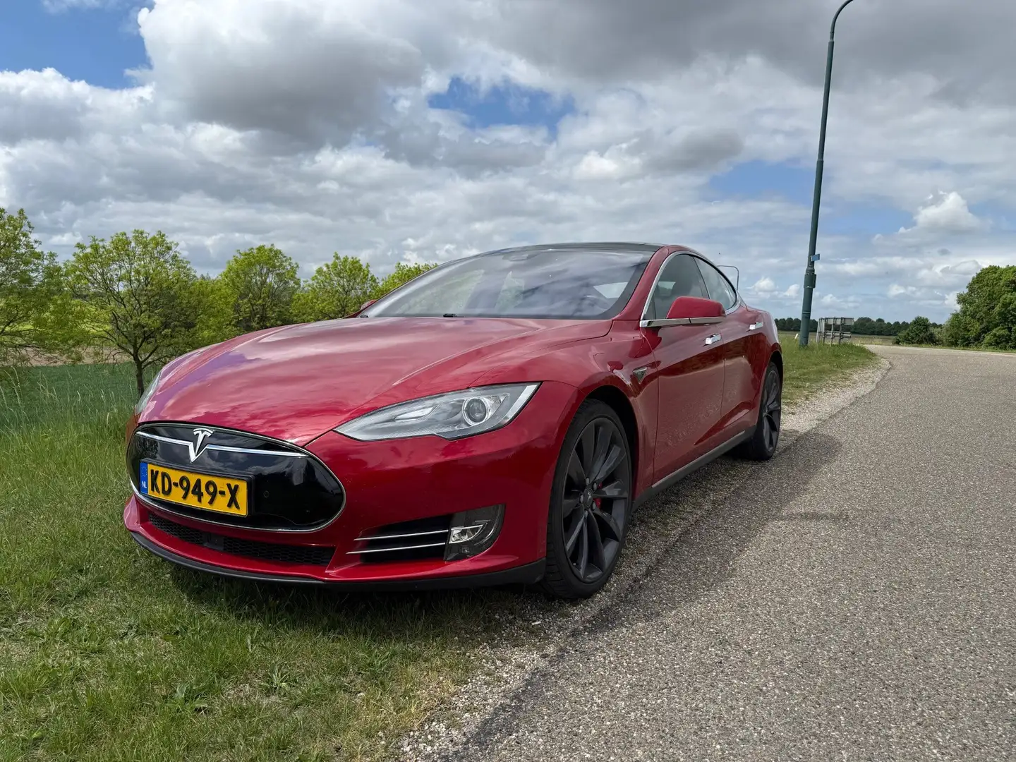 Tesla Model S Model S P90D Performance MCU2 + CCS update gehad Rood - 1