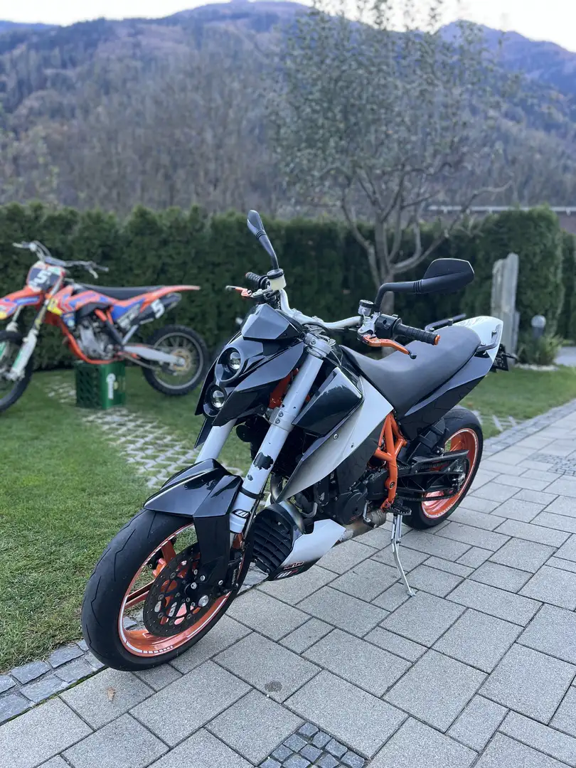 KTM 690 Duke - 1