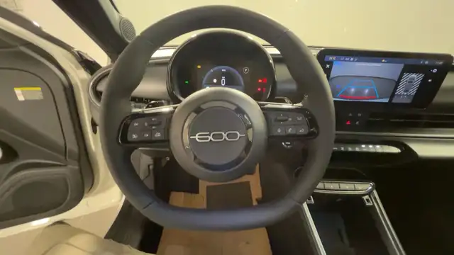 Fiat 600 view 3