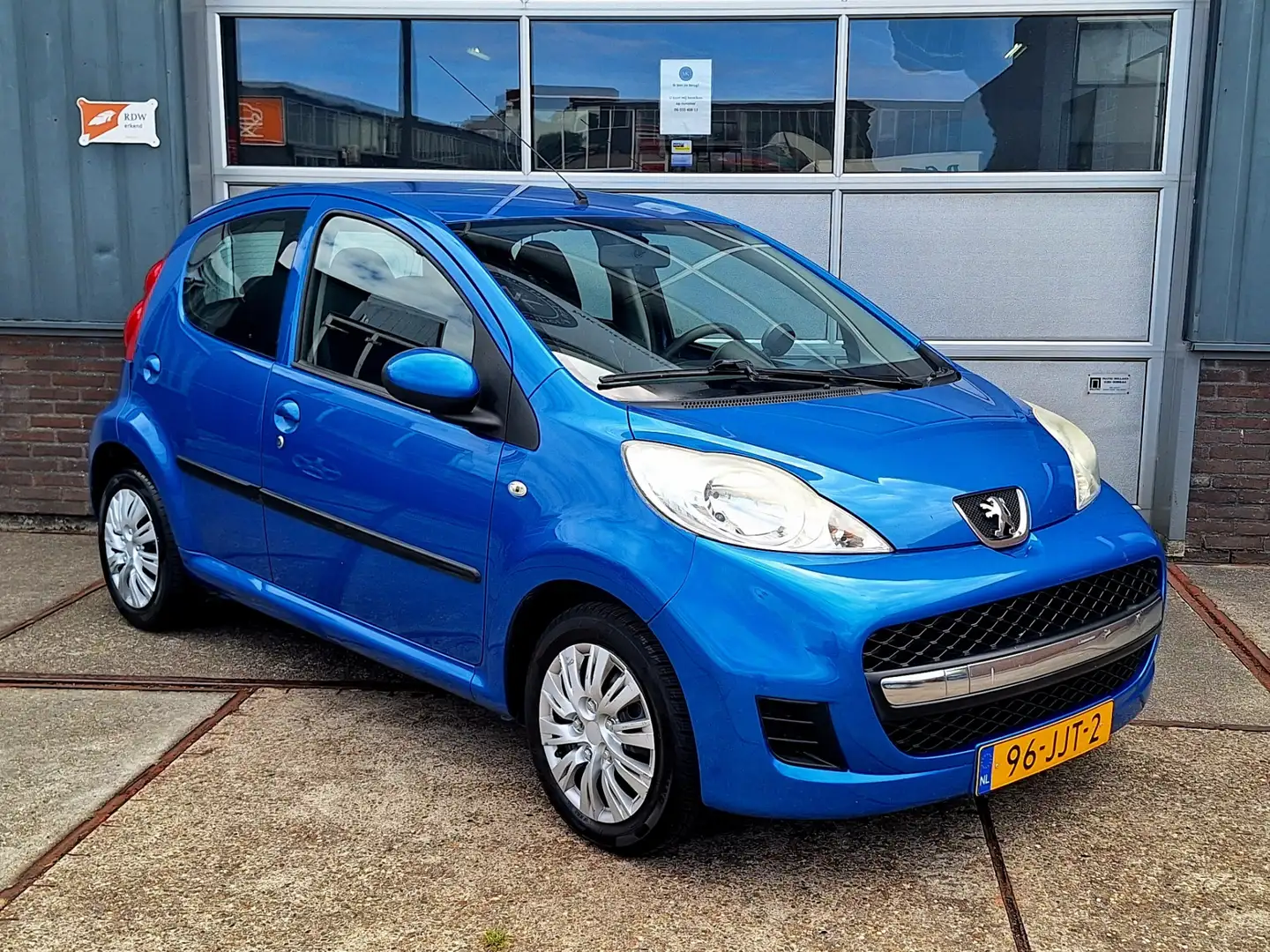 Peugeot 107 1.0-12V Sublime, 5-Deurs, Koude Airco, Audio Blauw - 2