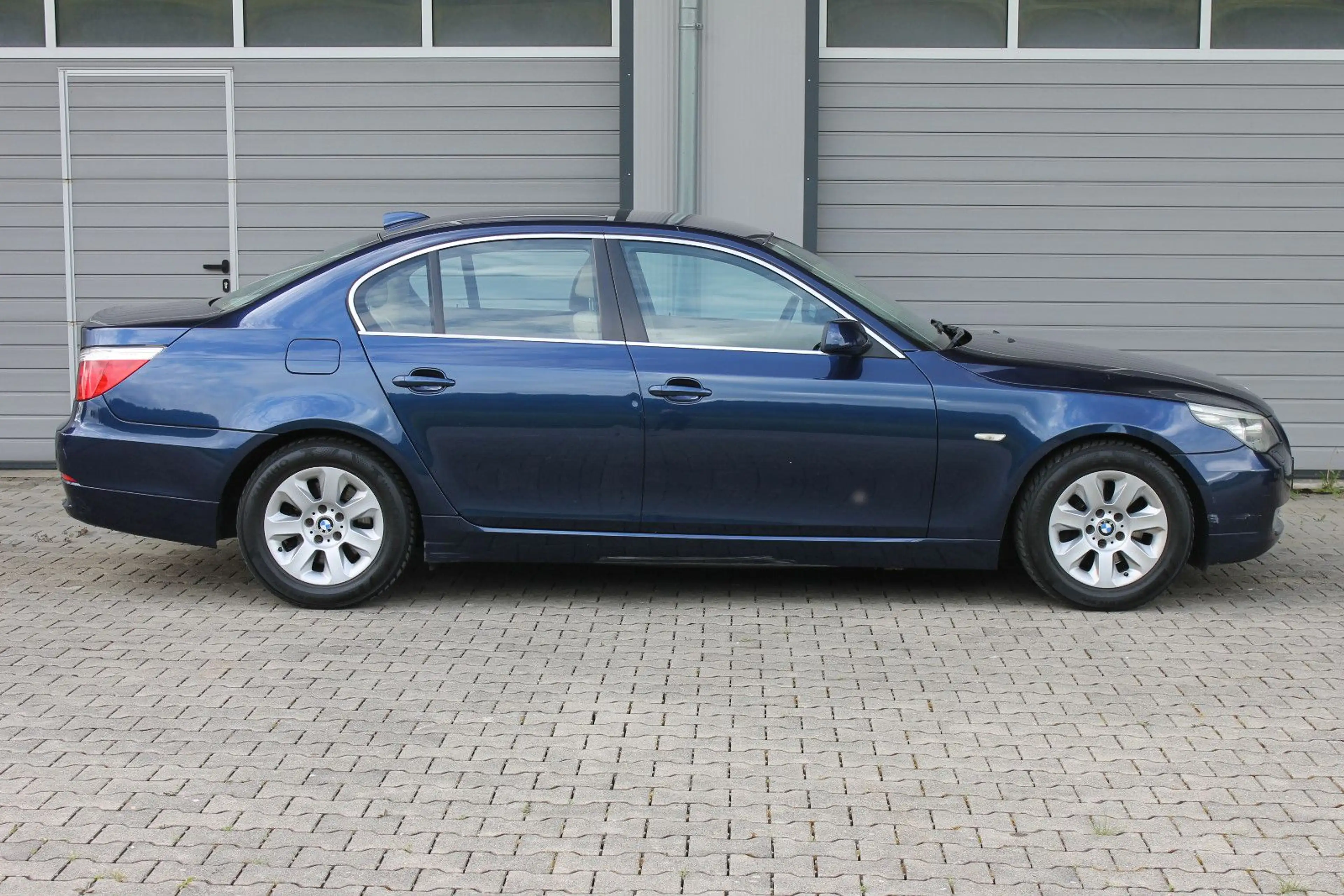 BMW 523 Limo 523i*Navi*M-Lenkrad*Xenon*3.Hand*Scheckheft — photo 3