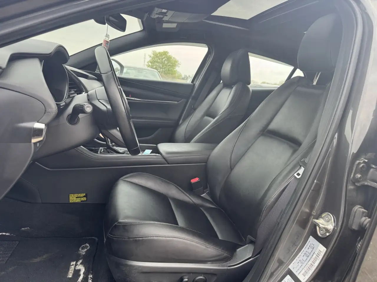 Mazda 3 снимка Mazda 3