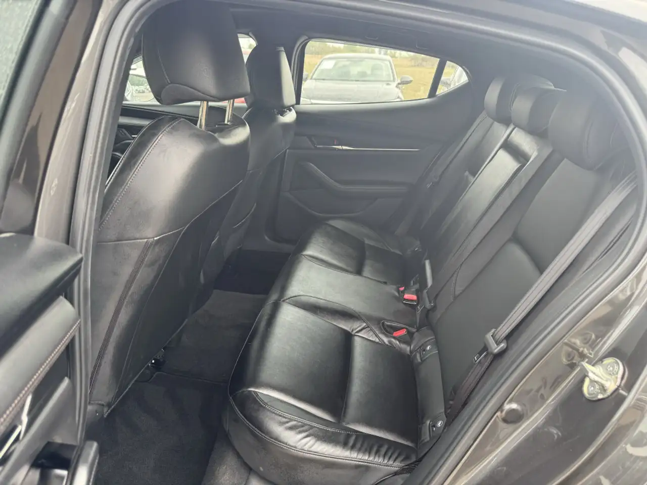 Mazda 3 снимка Mazda 3