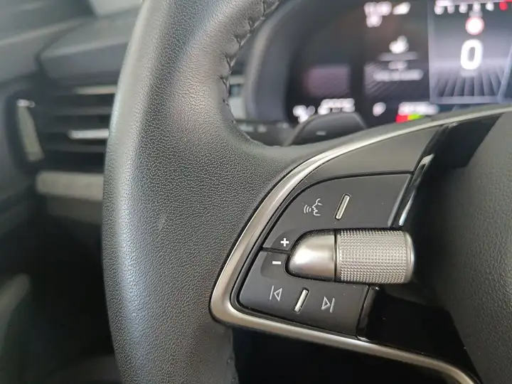 Škoda Kamiq 1.0 TSI DSG Selection 2025, foto 7