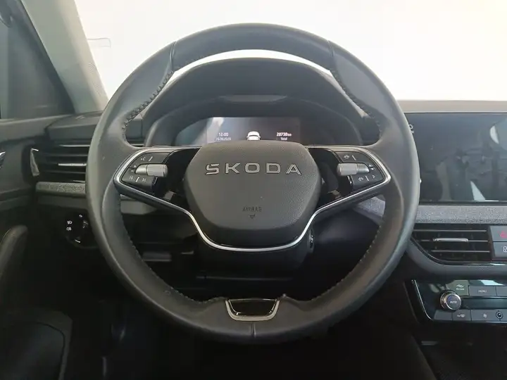 Škoda Kamiq 1.0 TSI DSG Selection 2025, foto 8