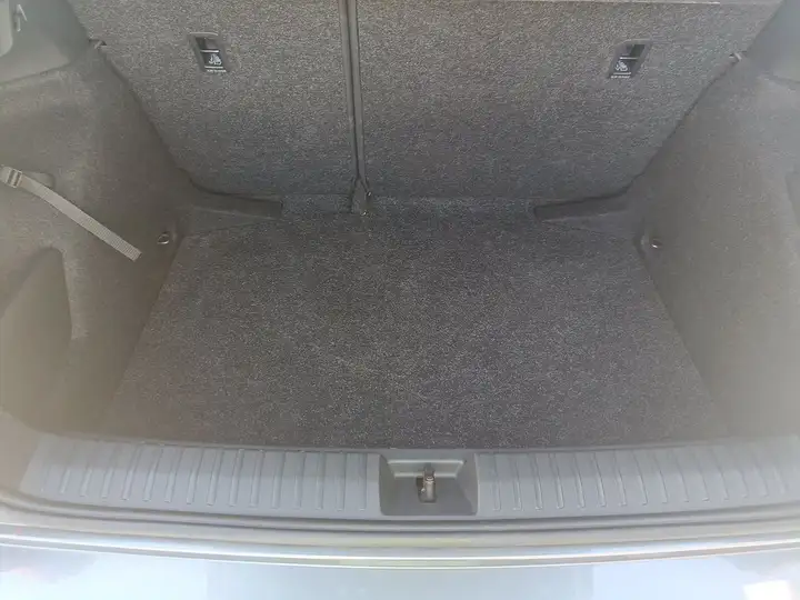 Škoda Kamiq 1.0 TSI DSG Selection 2025, foto 19