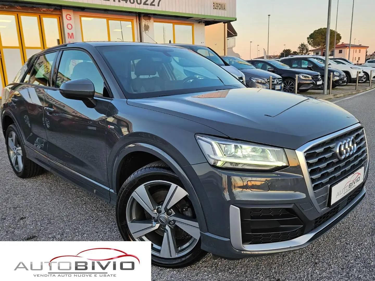 Audi Q2 1.0 TFSI S-Line Sport Šedá - 1
