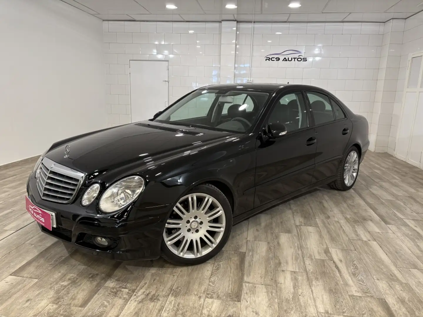 Mercedes-Benz E 220 220CDI Executive Plus Noir - 1