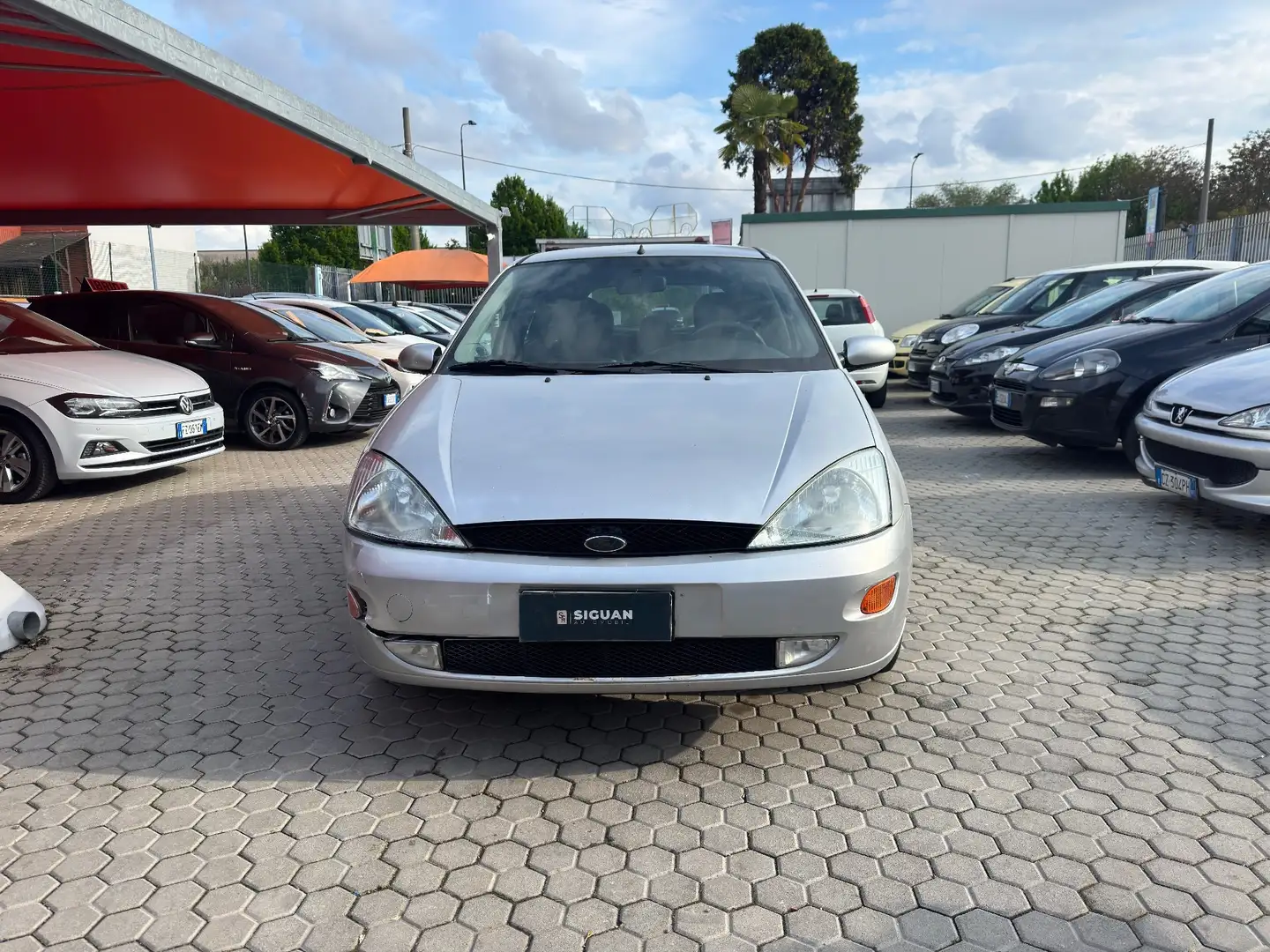 Ford Focus ADATTA A NEOPATENTATI 1.6i 16V cat 5p. Ghia Argent - 2