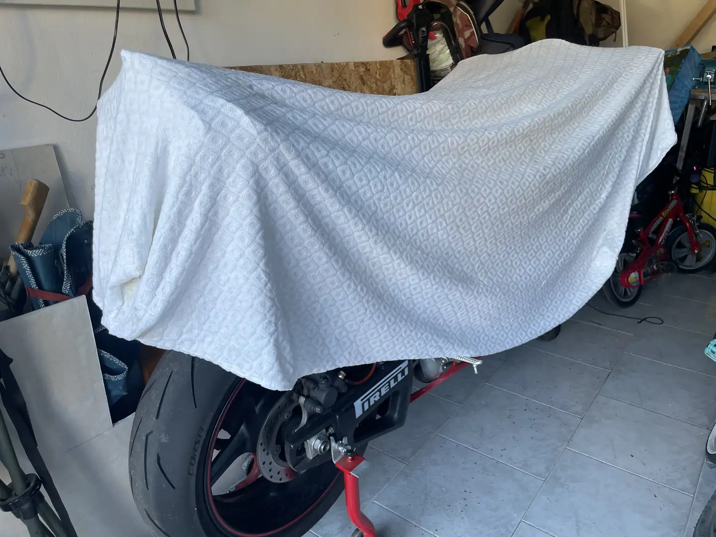 Yamaha YZF-R1 bianca/rossa - 2