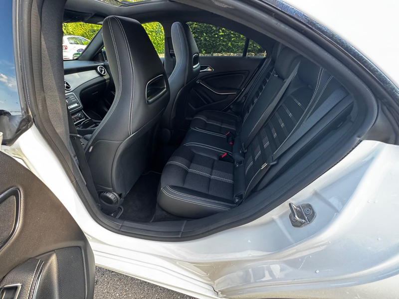 Mercedes-Benz CLA 200 Urban /Panorama-Dach/Night-Paket — photo 19