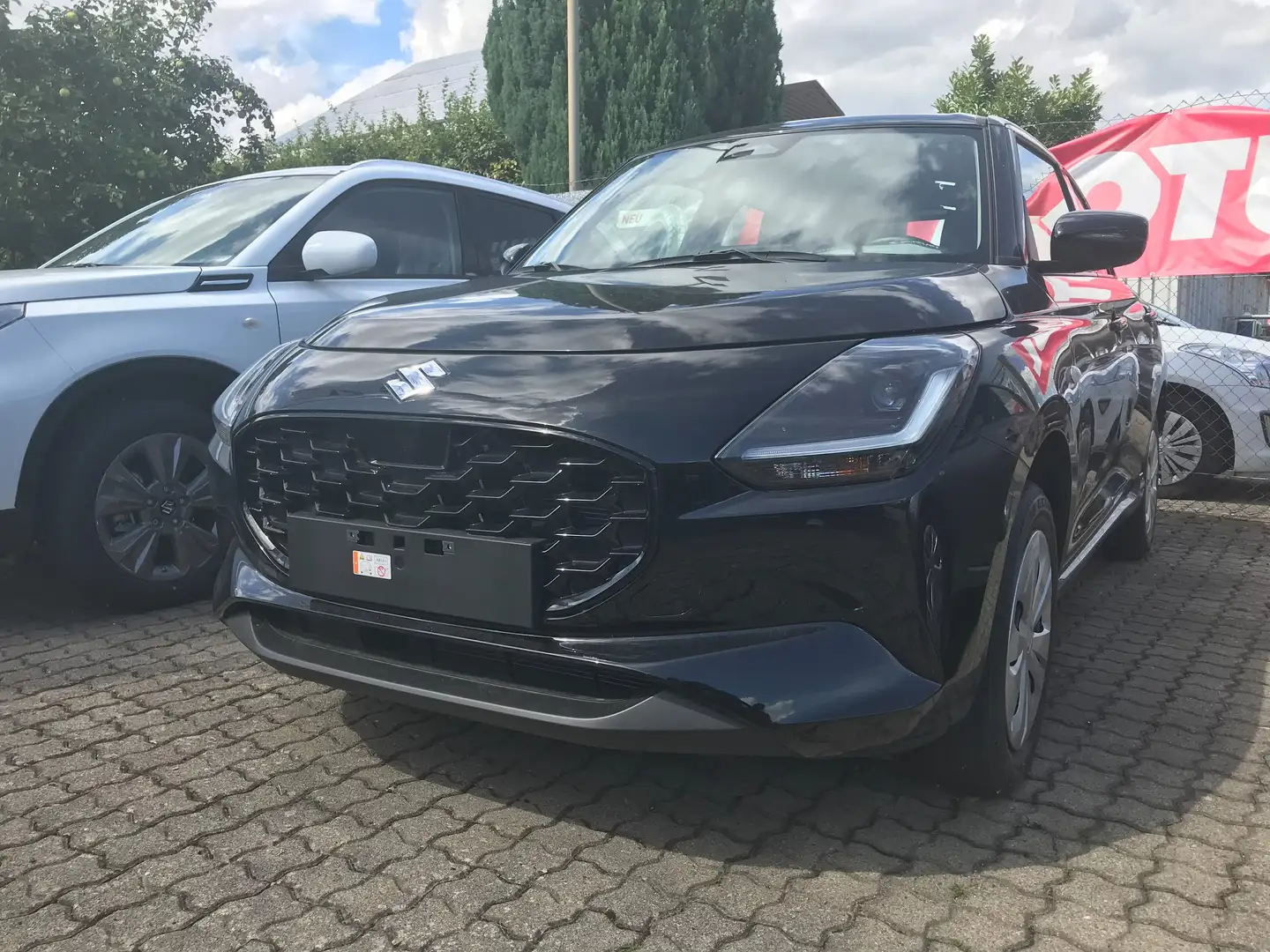 Suzuki Swift Hybrid / Club Allgrip / 5J Garantie Schwarz - 1