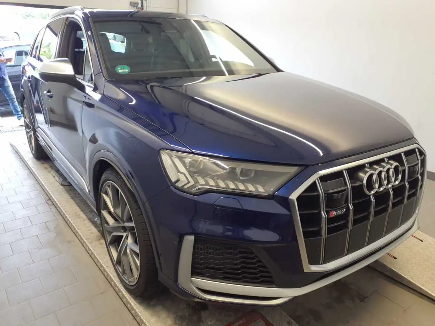 Audi SQ7 HUD Nacht Pano Sitzlüft AHK B&O Standh B&O AHK HUD Albastru - 2