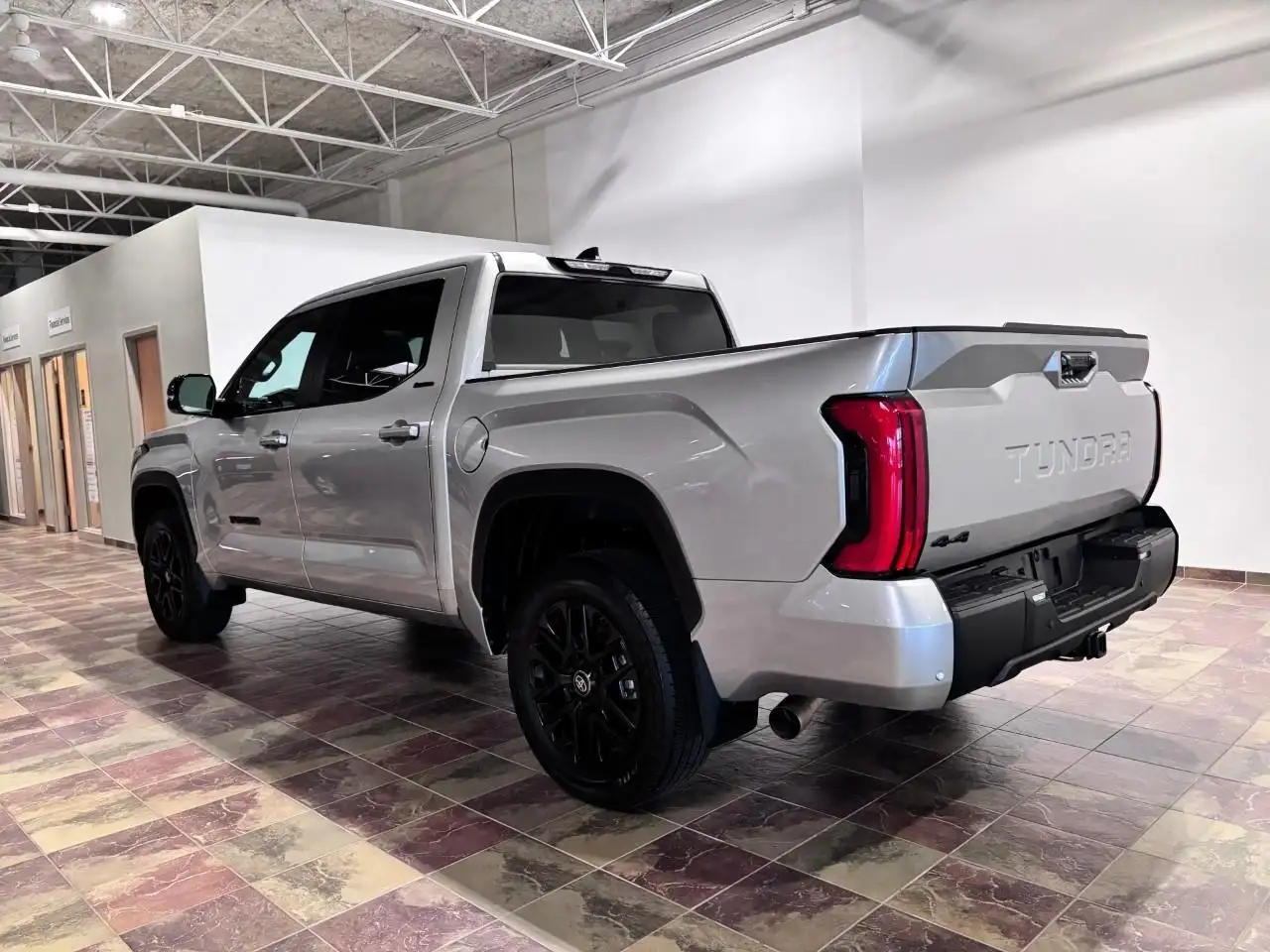 Toyota Tundra снимка Toyota Tundra