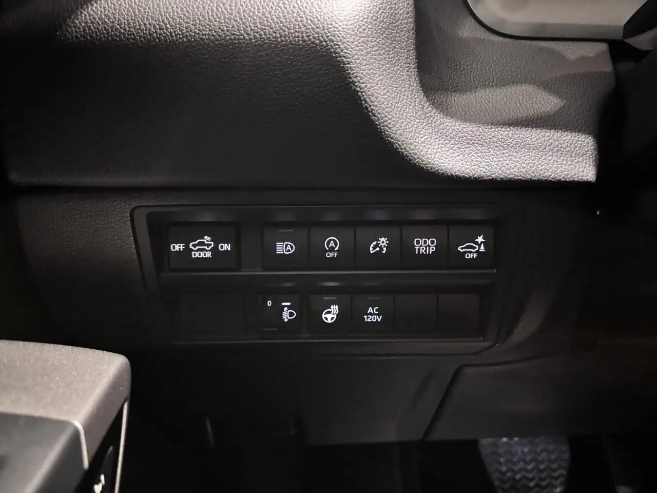 Toyota Tundra снимка Toyota Tundra