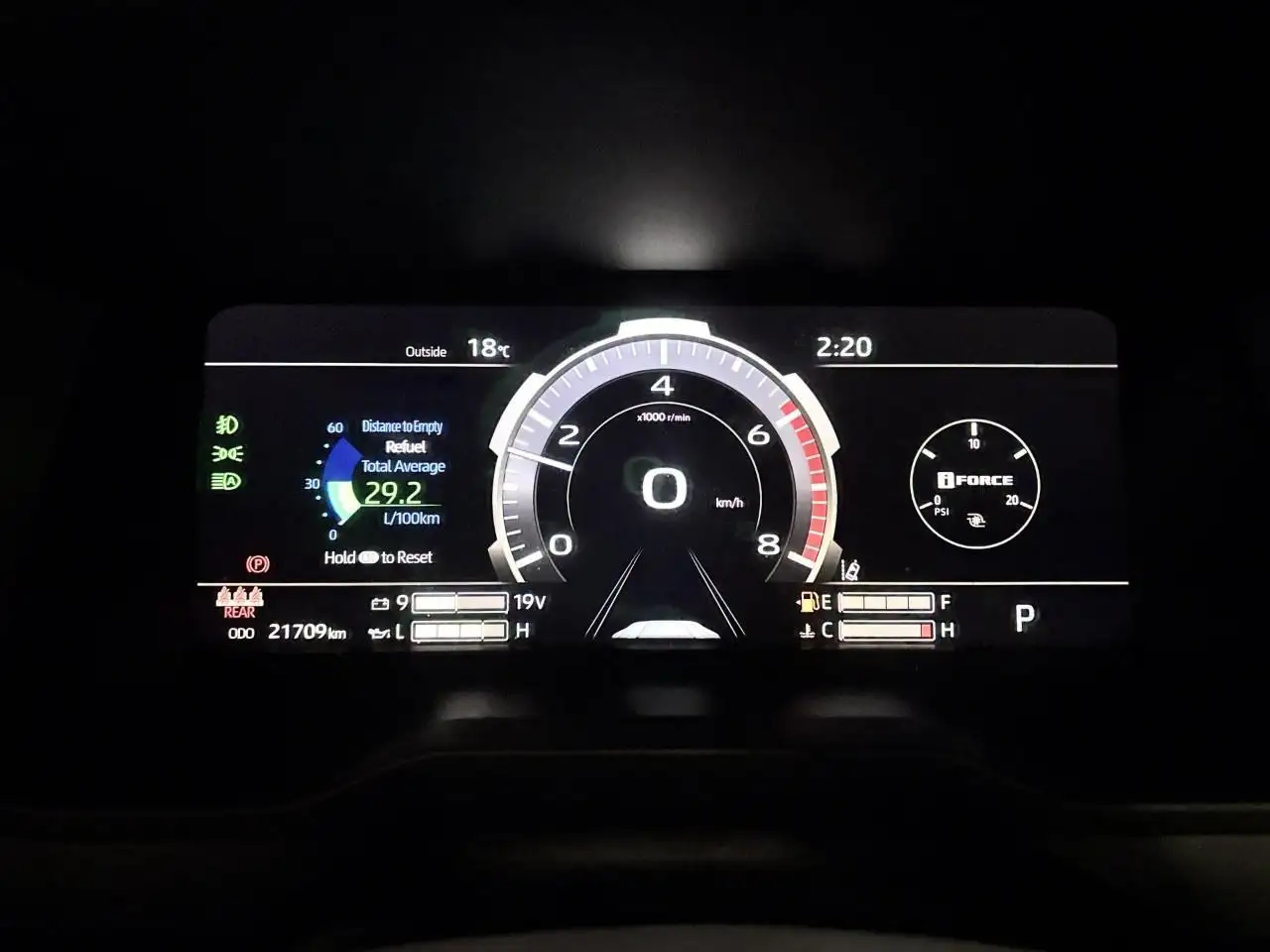Toyota Tundra снимка Toyota Tundra