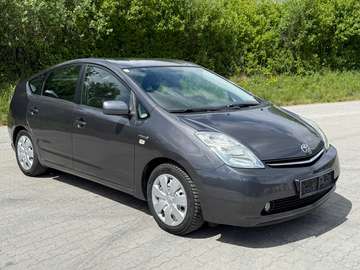 1,5 VVT-i Hybrid *Pickerl NEU*