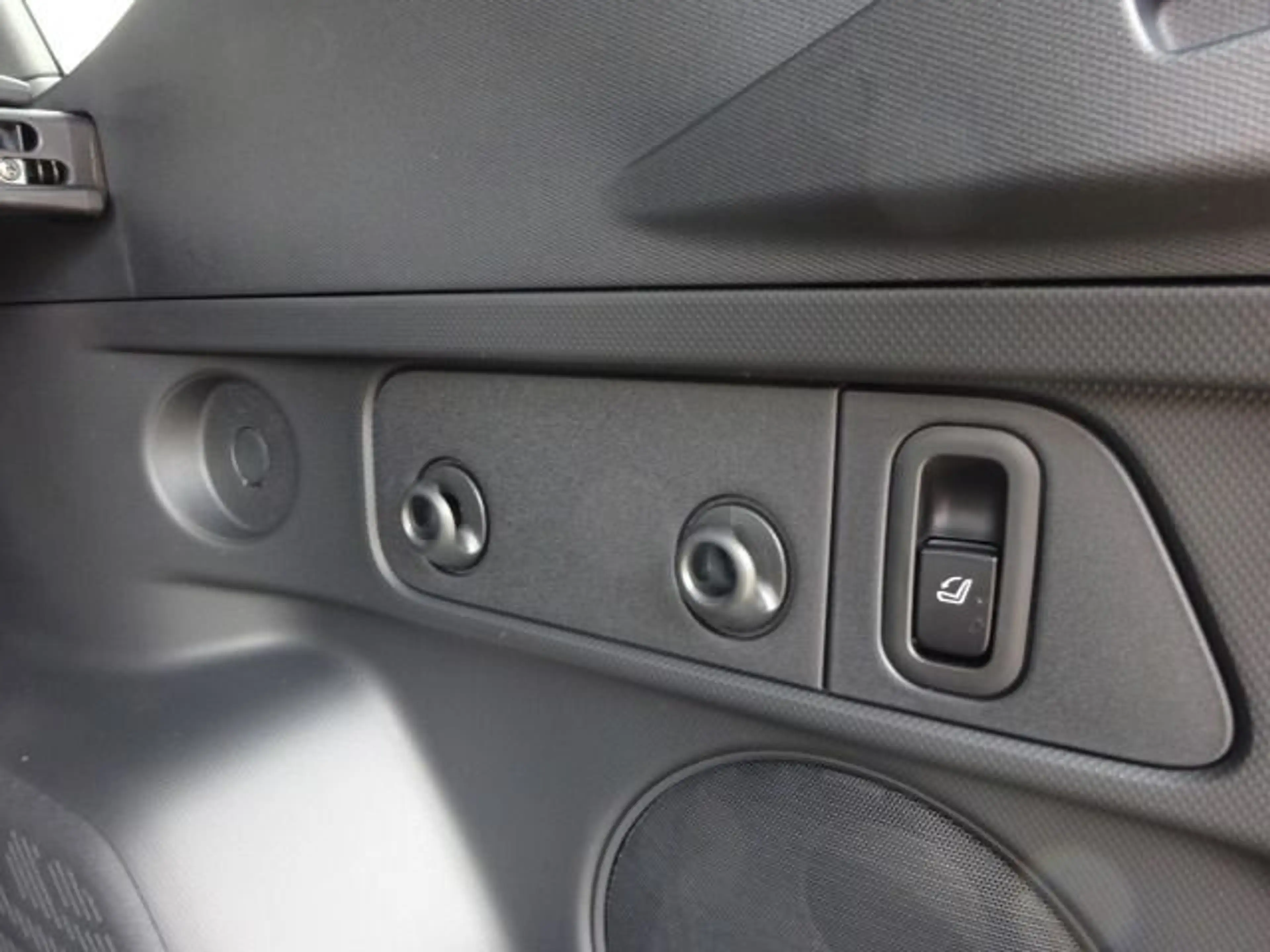 Subaru Forester 2.0 ie Platinum Leder Navi PGSD 360° — photo 13