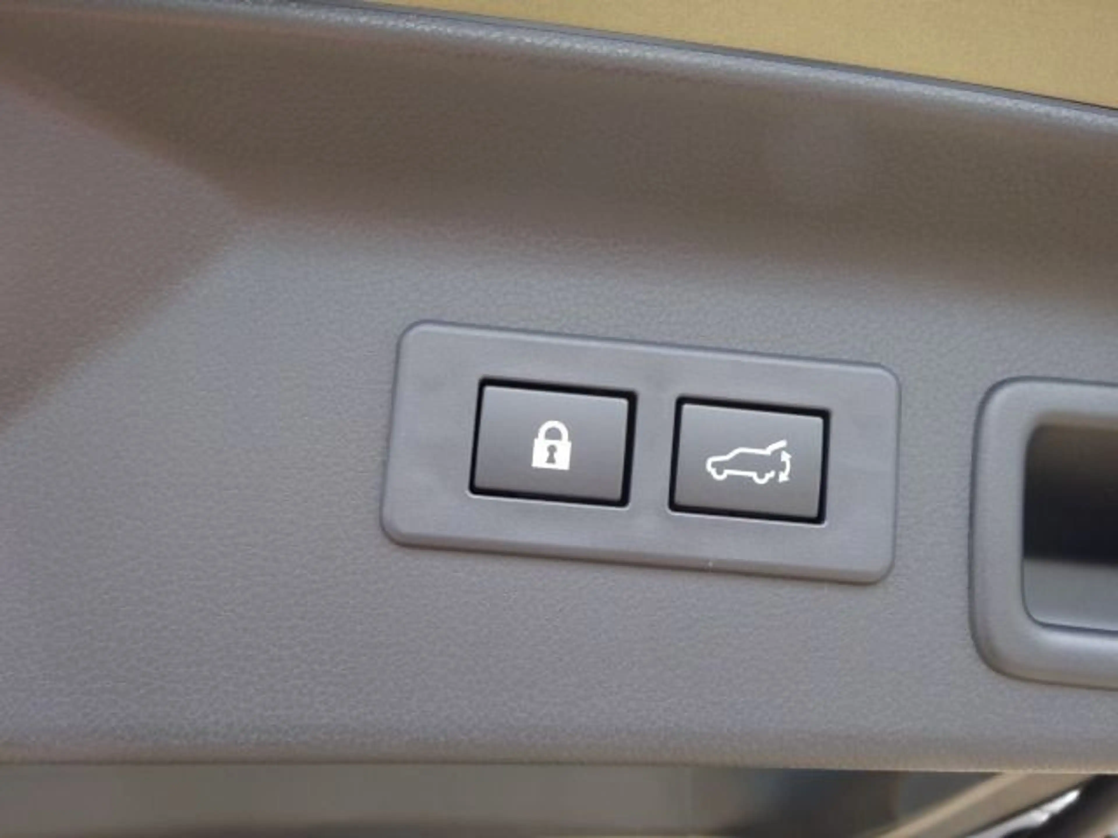 Subaru Forester 2.0 ie Platinum Leder Navi PGSD 360° — photo 15