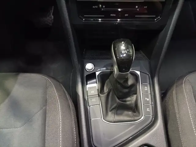 Volkswagen Tiguan view 13