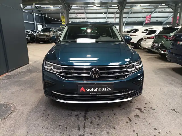 Volkswagen Tiguan view 2