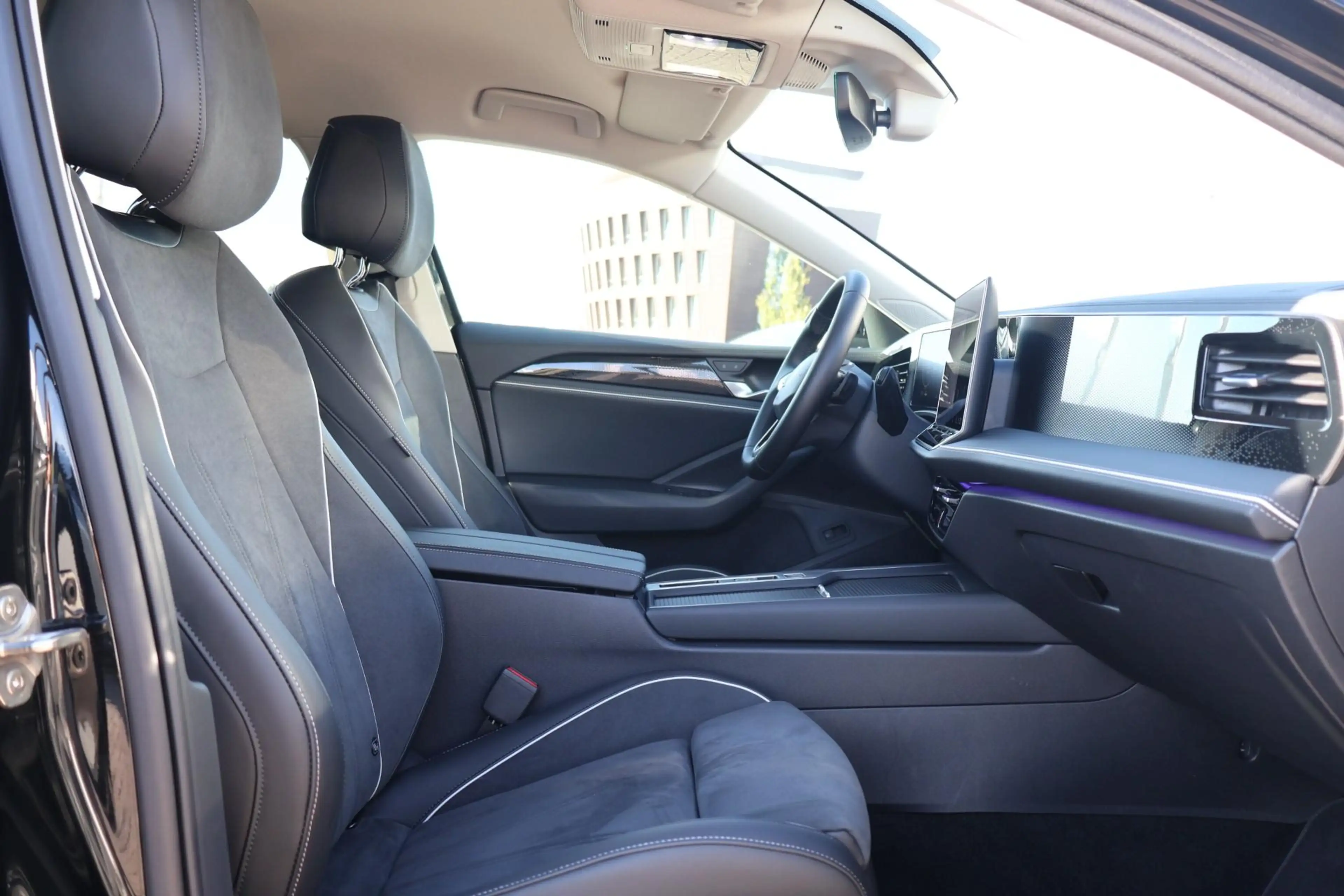 Volkswagen Passat Variant 1.5 eHybrid 204pk Business | SoH 100% | Trekhaak | — photo 4