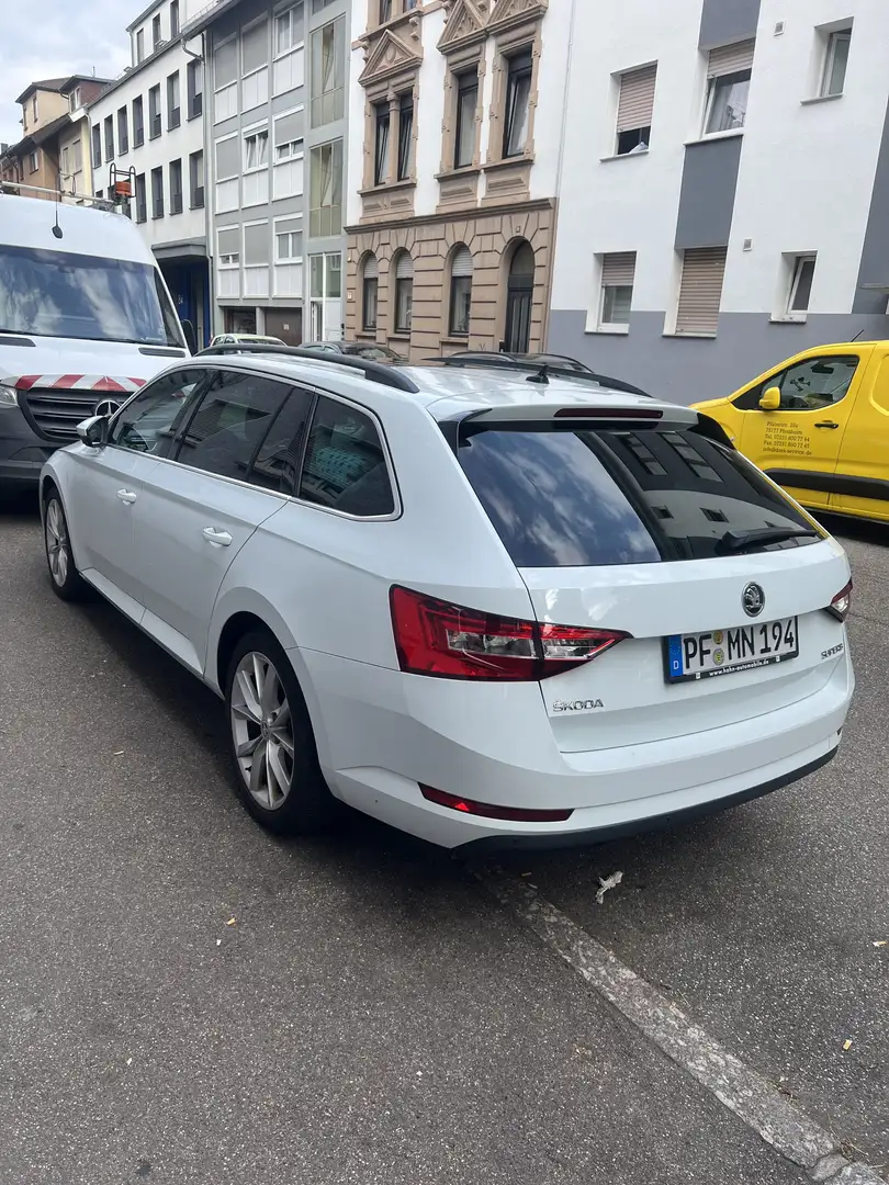 Skoda Superb Combi 2.0 TDI Weiß - 1
