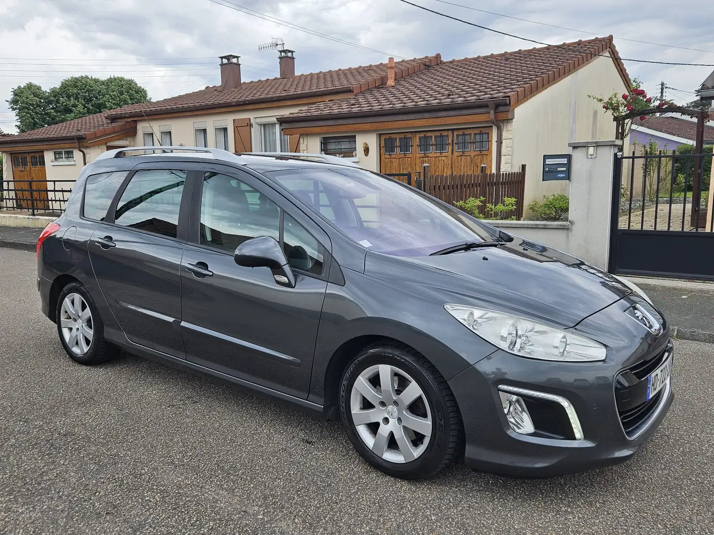 Peugeot 308 SW 2.0 HDi 150ch FAP Féline - 1