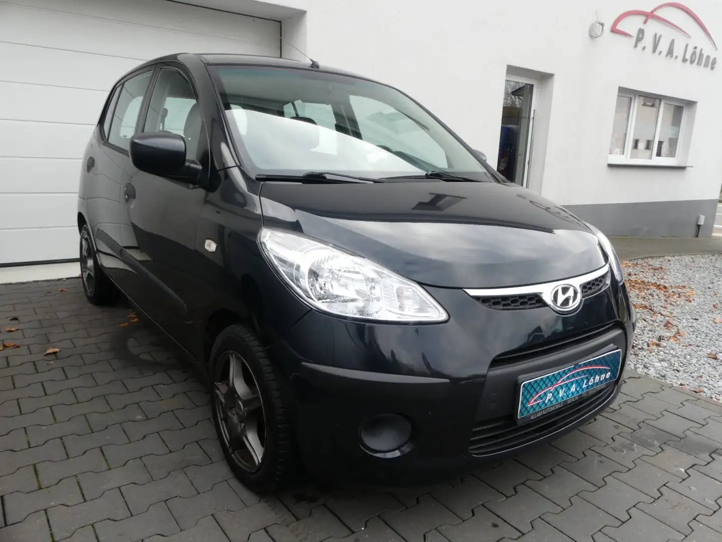 Hyundai i10 Classic Klima| Allwetterreifen| TÜV 06/2026 Schwarz - 1