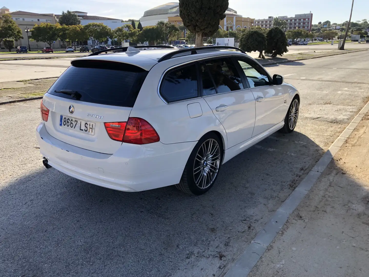 BMW 330 330dA xDrive Touring - 1