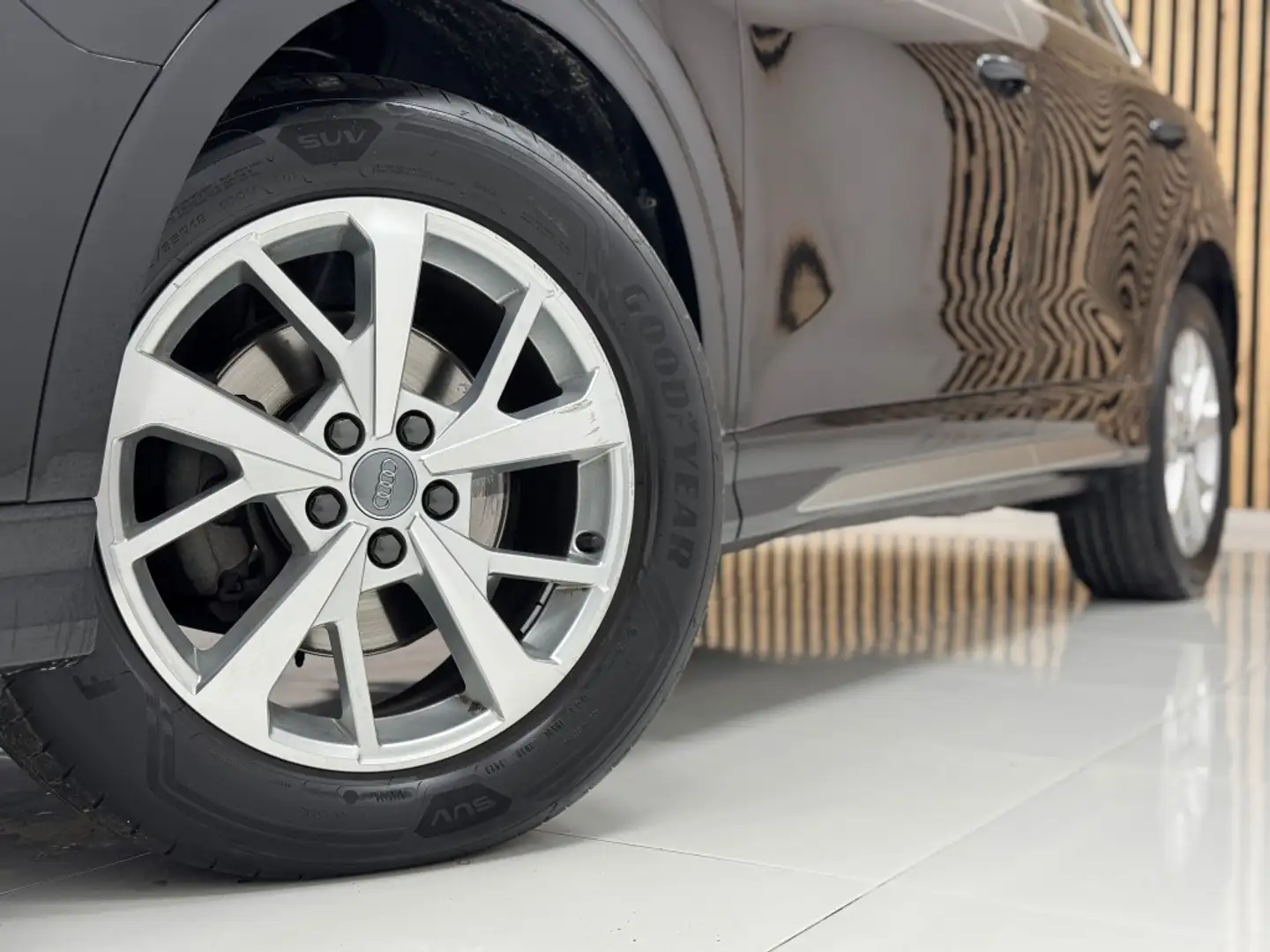 Audi Q3 35 TDI S line S tronic 110kW Negro - 2