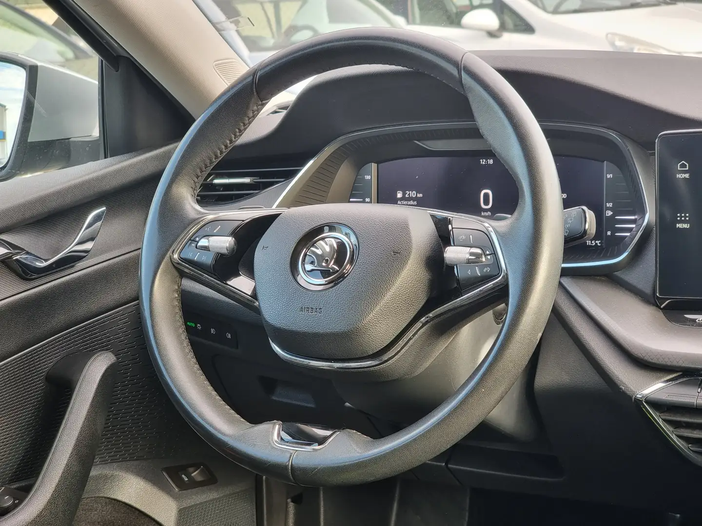 Skoda Octavia Combi 1.0 e-TSI Business Edition | Cruise control Grau - 2