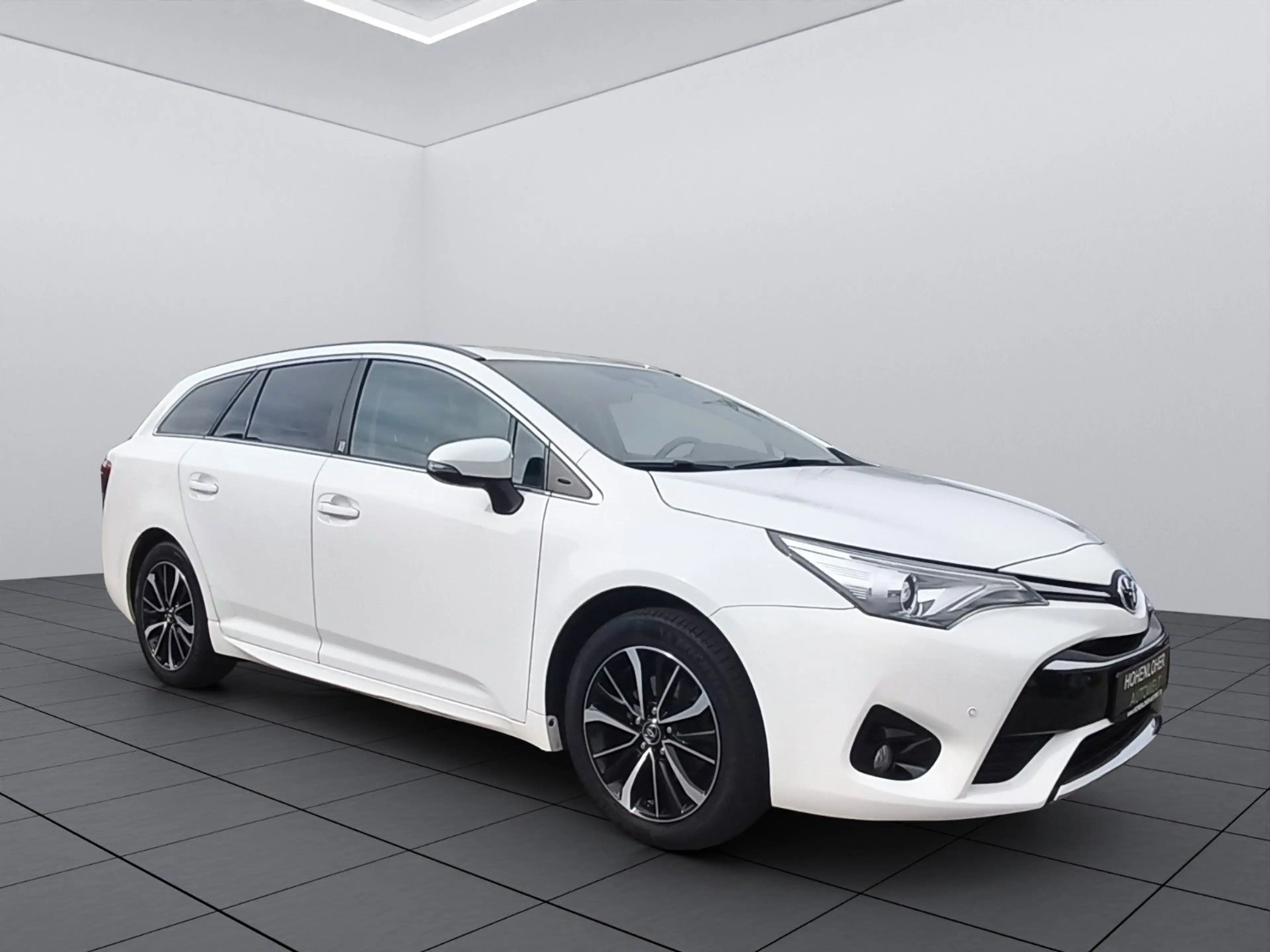 Toyota Avensis Touring Sports Team D *RFK *SHZ *NAVI — photo 9