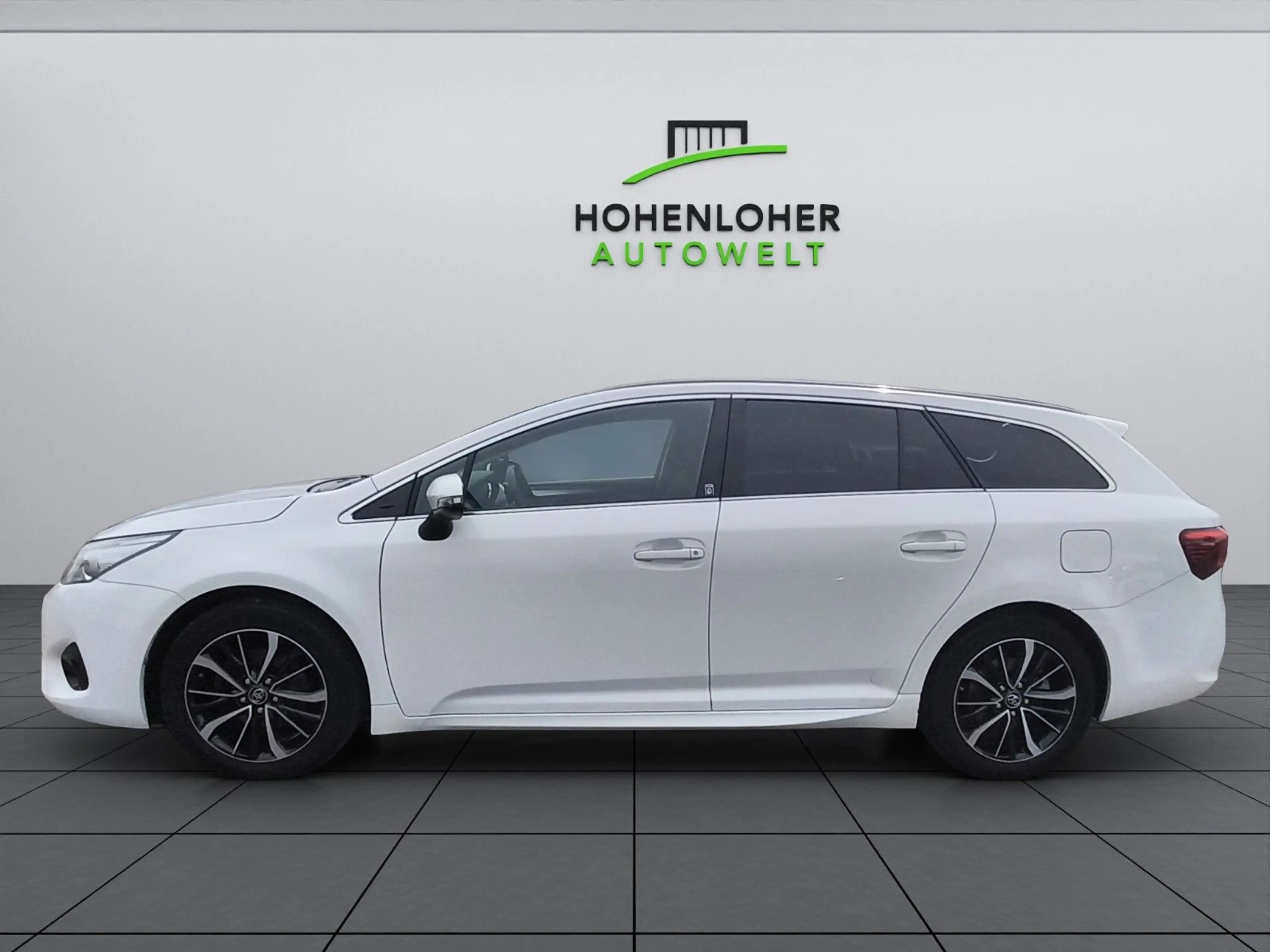 Toyota Avensis Touring Sports Team D *RFK *SHZ *NAVI — photo 3