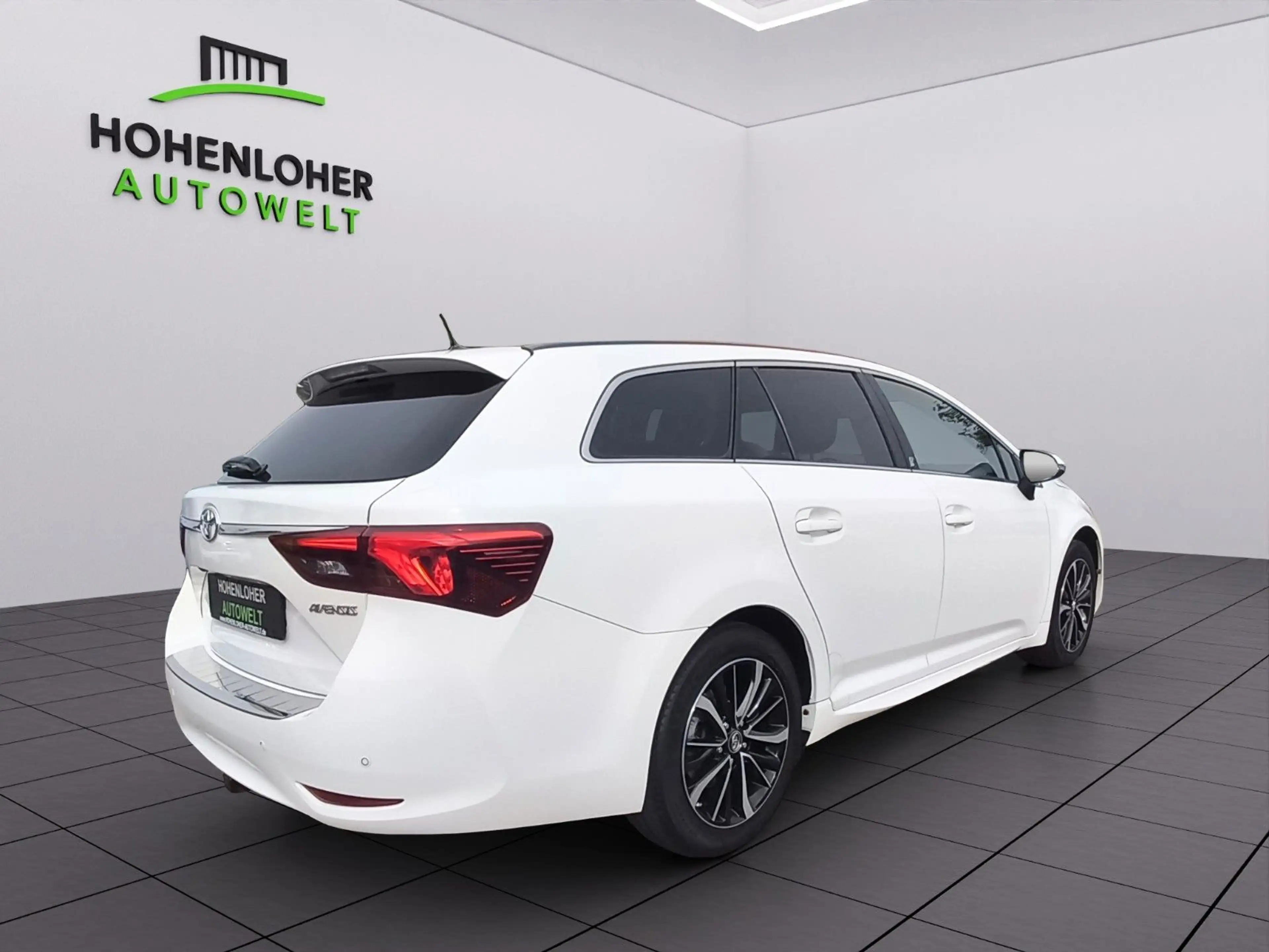 Toyota Avensis Touring Sports Team D *RFK *SHZ *NAVI — photo 7