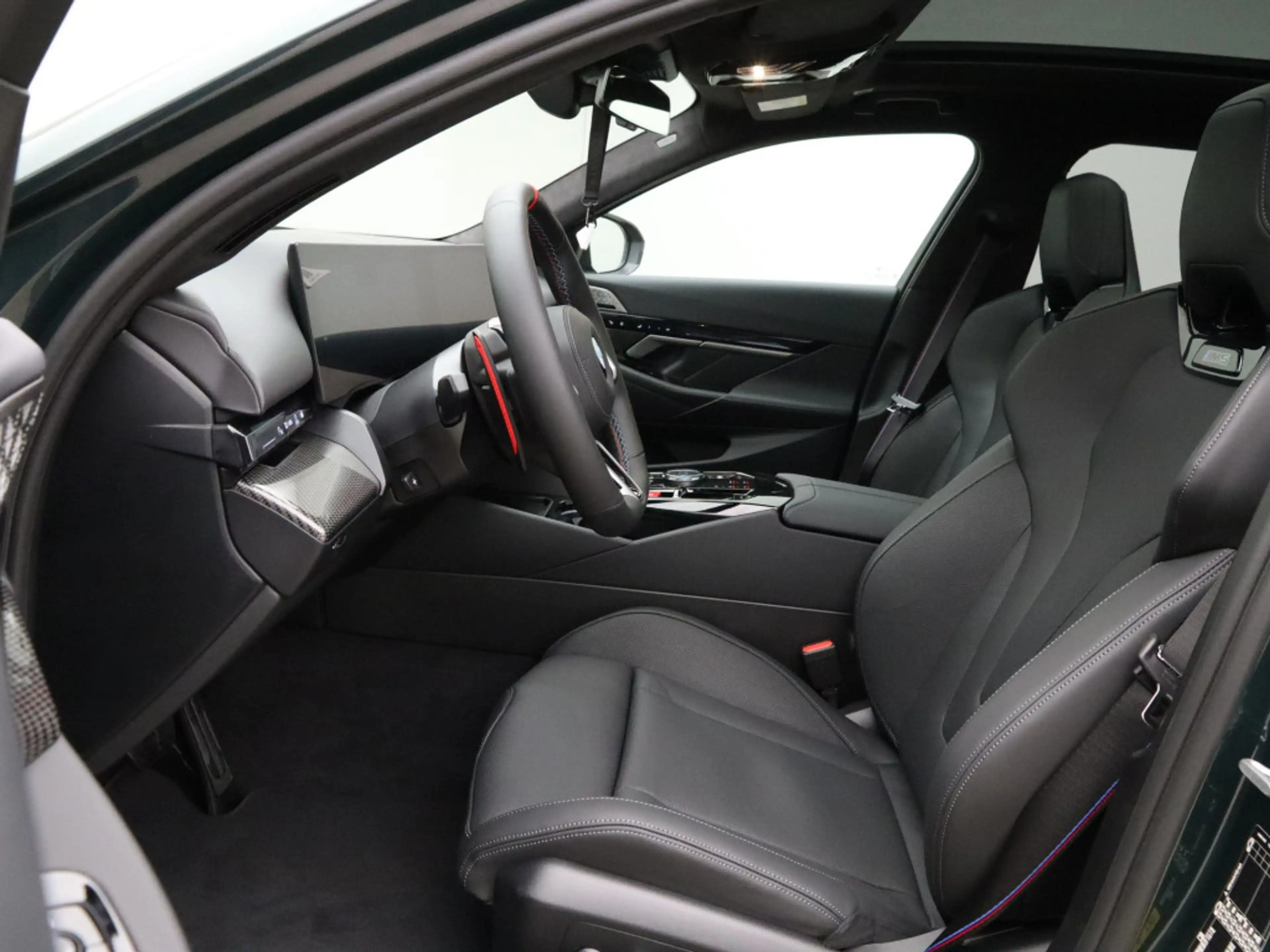 BMW M5 Touring — photo 12