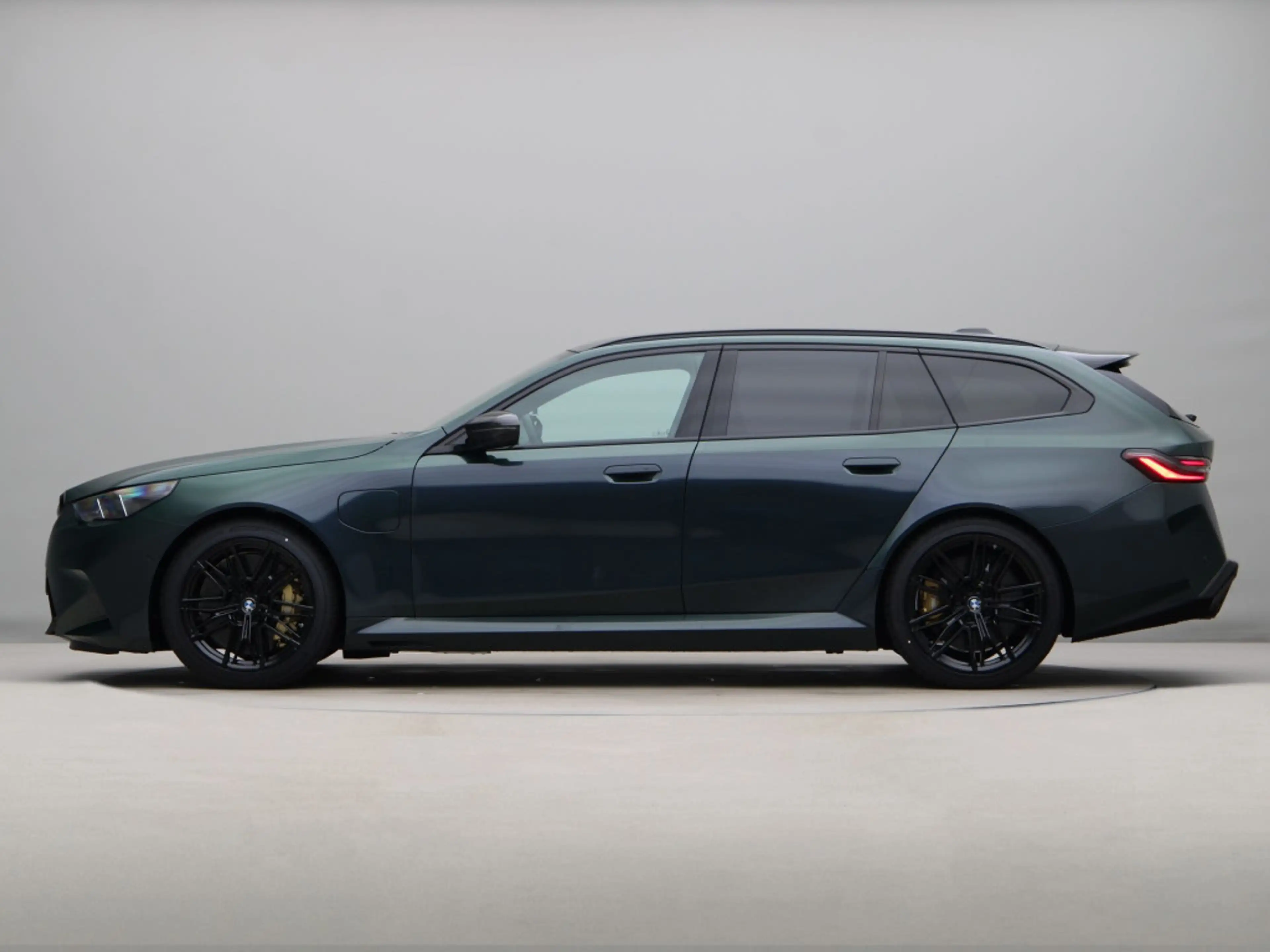 BMW M5 Touring — photo 8
