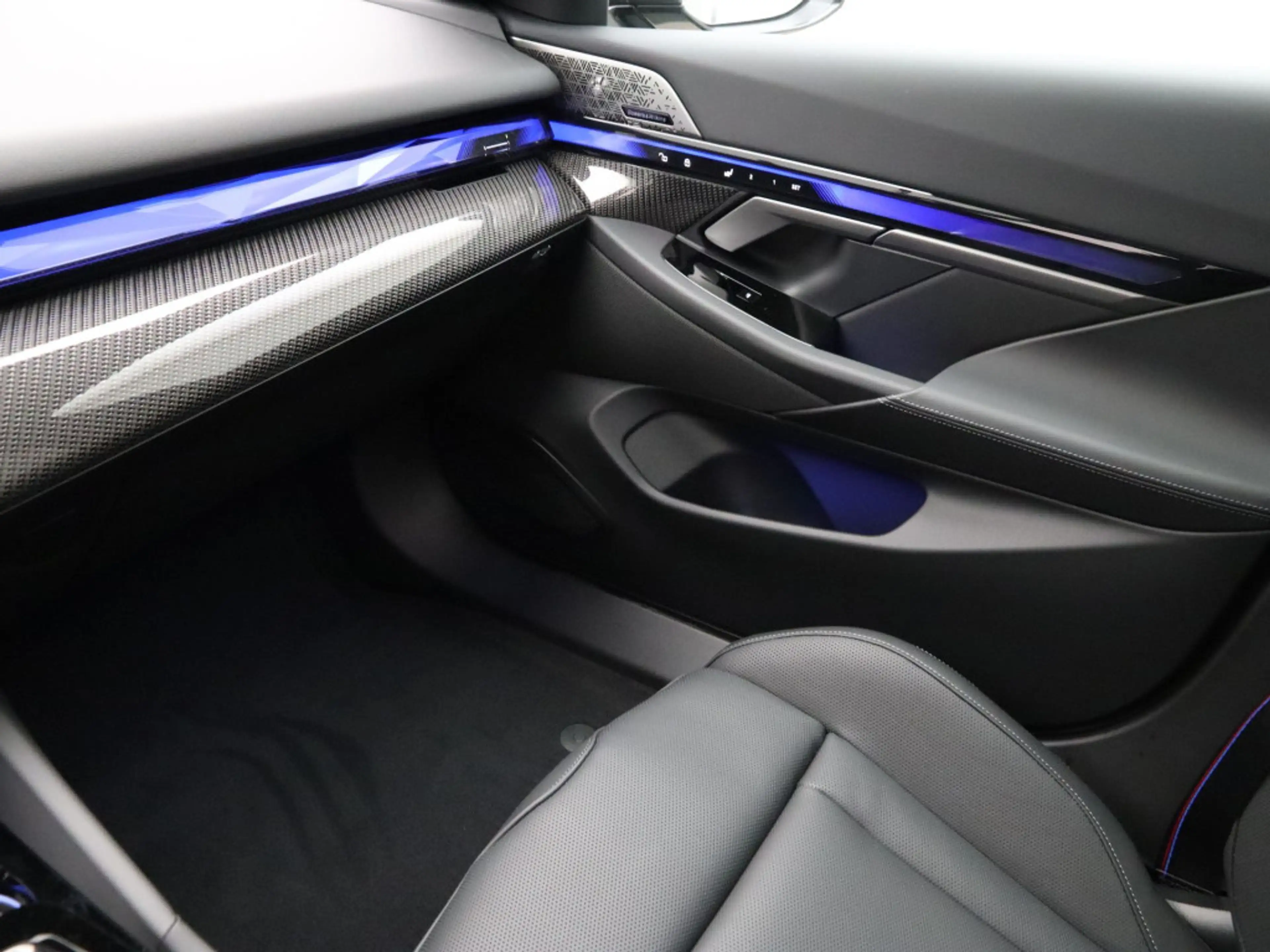 BMW M5 Touring — photo 15
