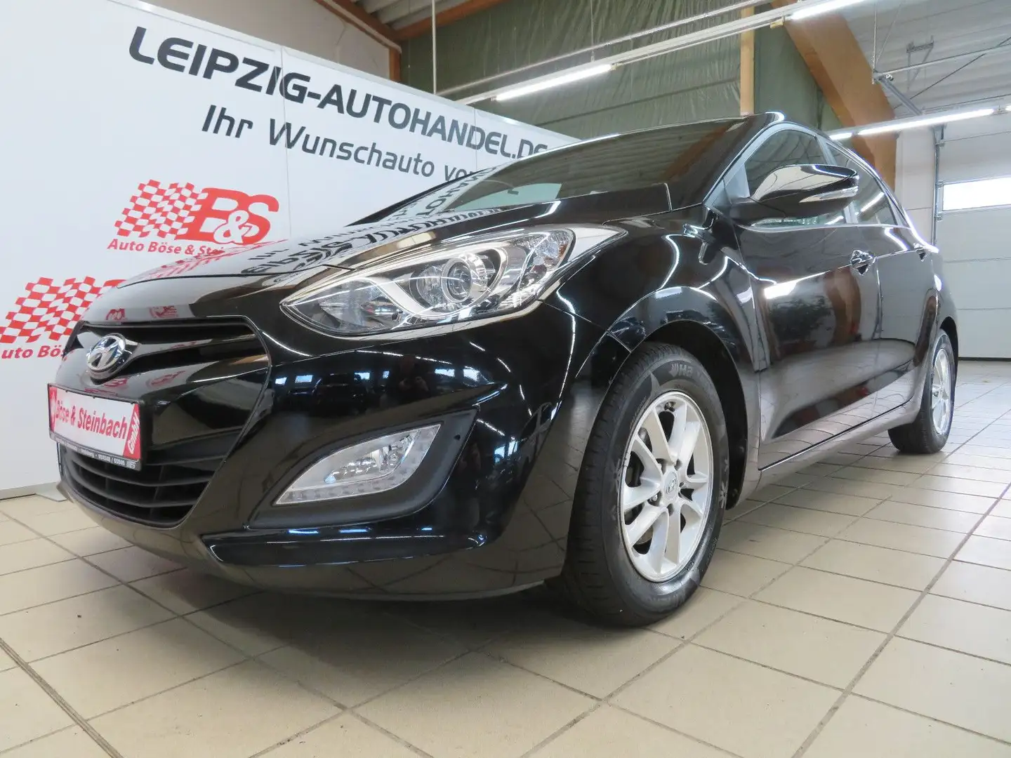 Hyundai i30 Trend*Klima*PDC*Nebel* Noir - 1