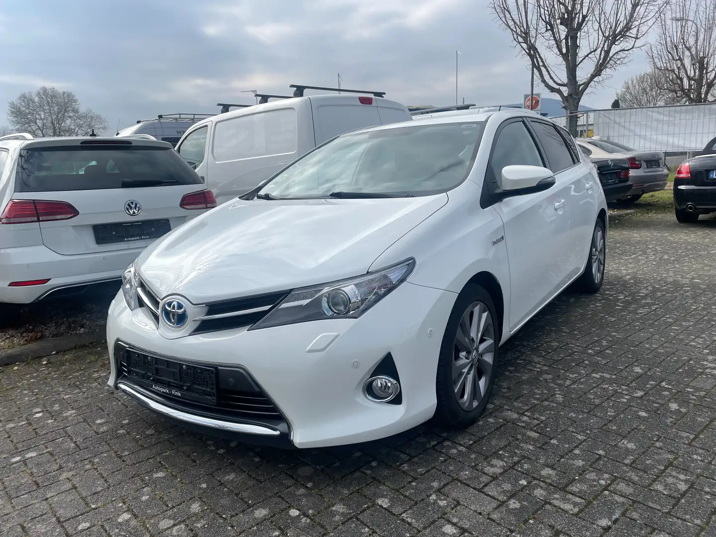 Toyota Auris Hybrid Life+ Weiß - 1