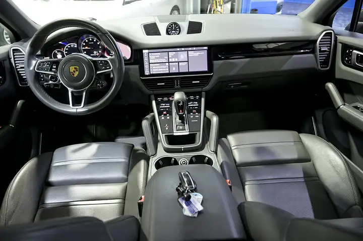 Porsche Cayenne Coupé E-Hybrid 3.0 2021, foto 8
