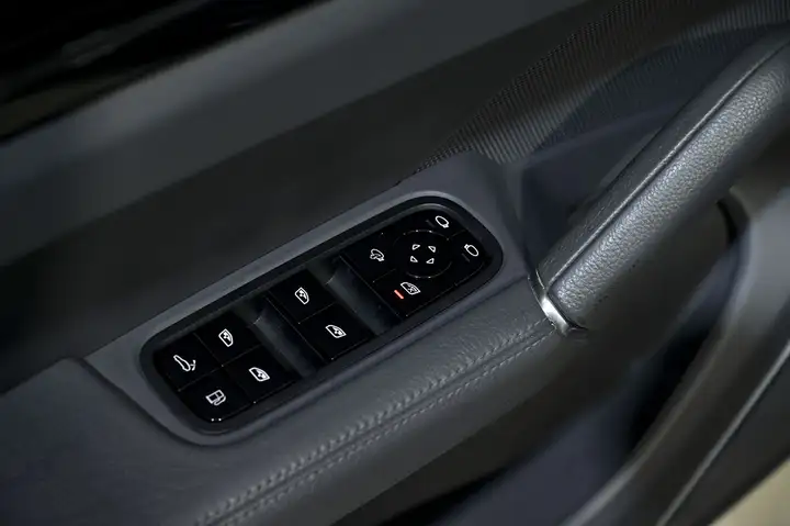 Porsche Cayenne Coupé E-Hybrid 3.0 2021, foto 38