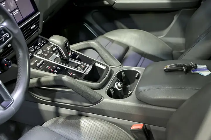 Porsche Cayenne Coupé E-Hybrid 3.0 2021, foto 33