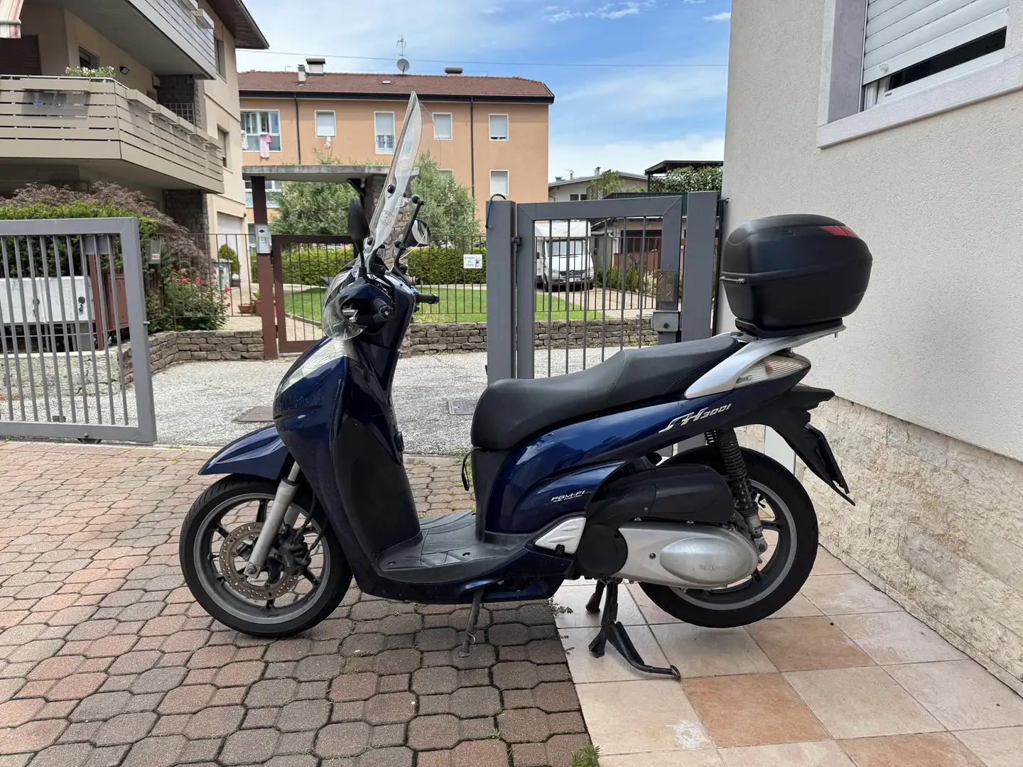 Honda SH 300 Bleu - 2