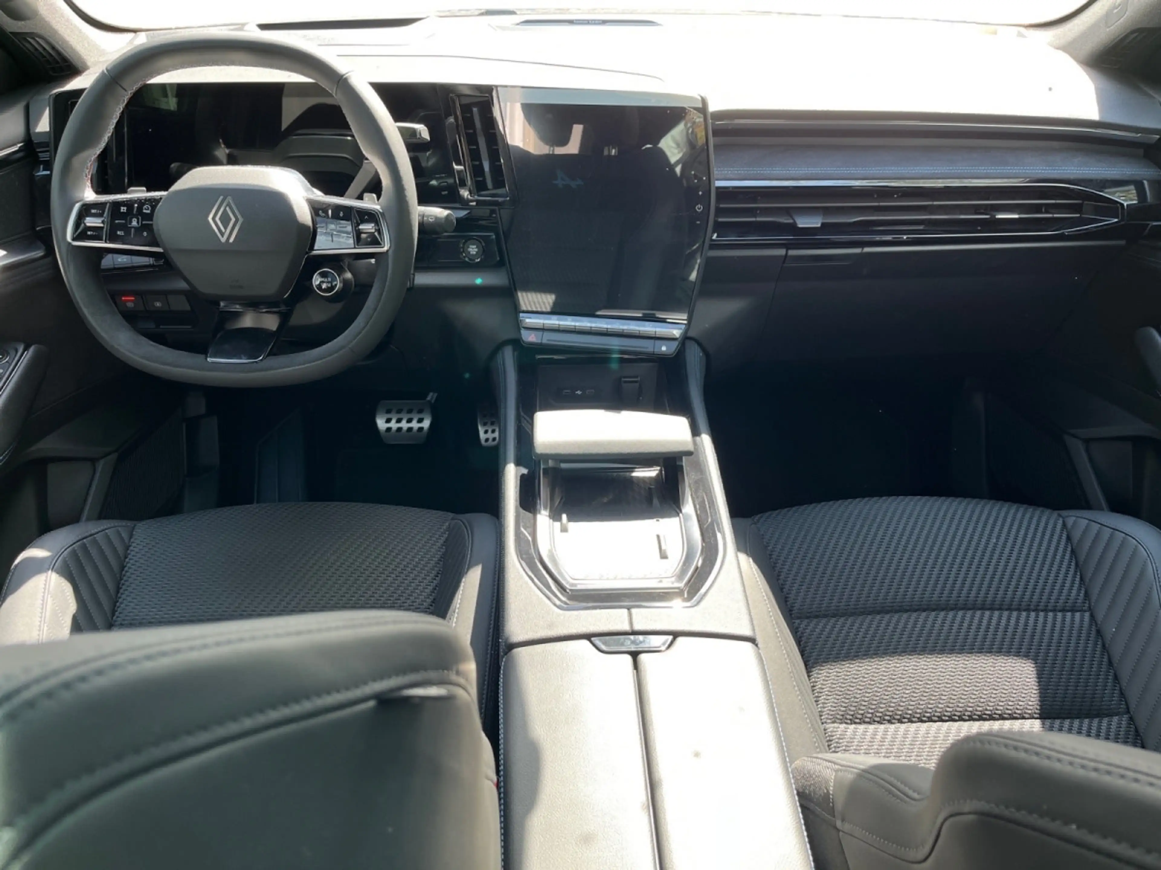 Renault Austral 1.2 E-Tech Esprit Alpine full hybrid — photo 4
