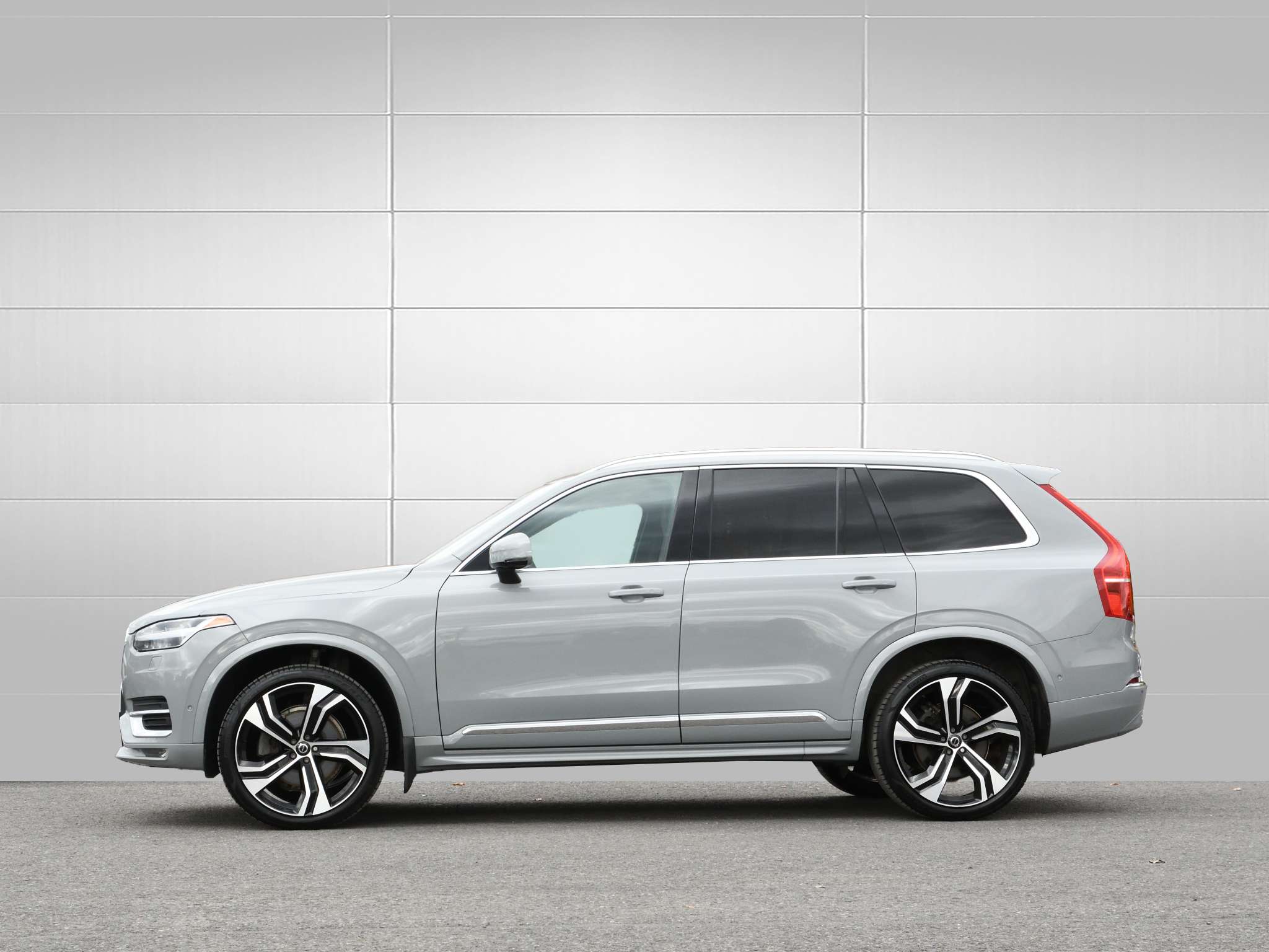 2024 Volvo XC90 B6 AWD Ultimate Bright Theme 7-Seater thumb 6