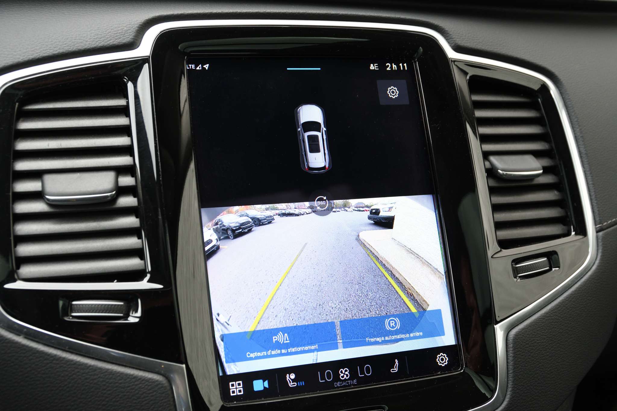 2024 Volvo XC90 B6 AWD Ultimate Bright Theme 7-Seater thumb 14