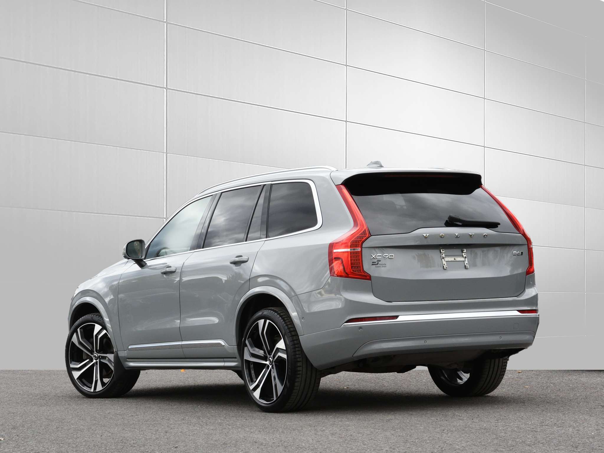 2024 Volvo XC90 B6 AWD Ultimate Bright Theme 7-Seater thumb 7