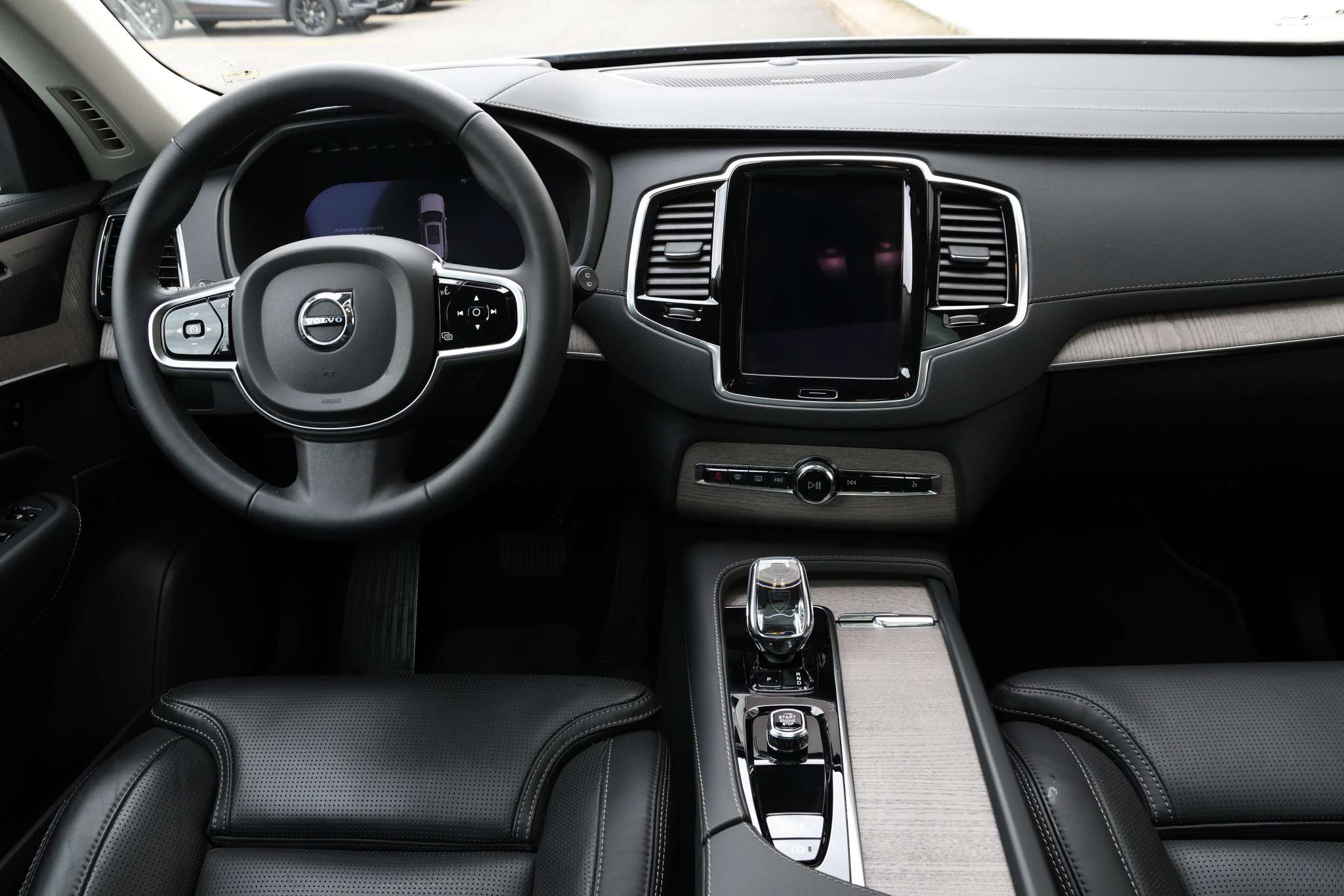 2024 Volvo XC90 B6 AWD Ultimate Bright Theme 7-Seater thumb 28