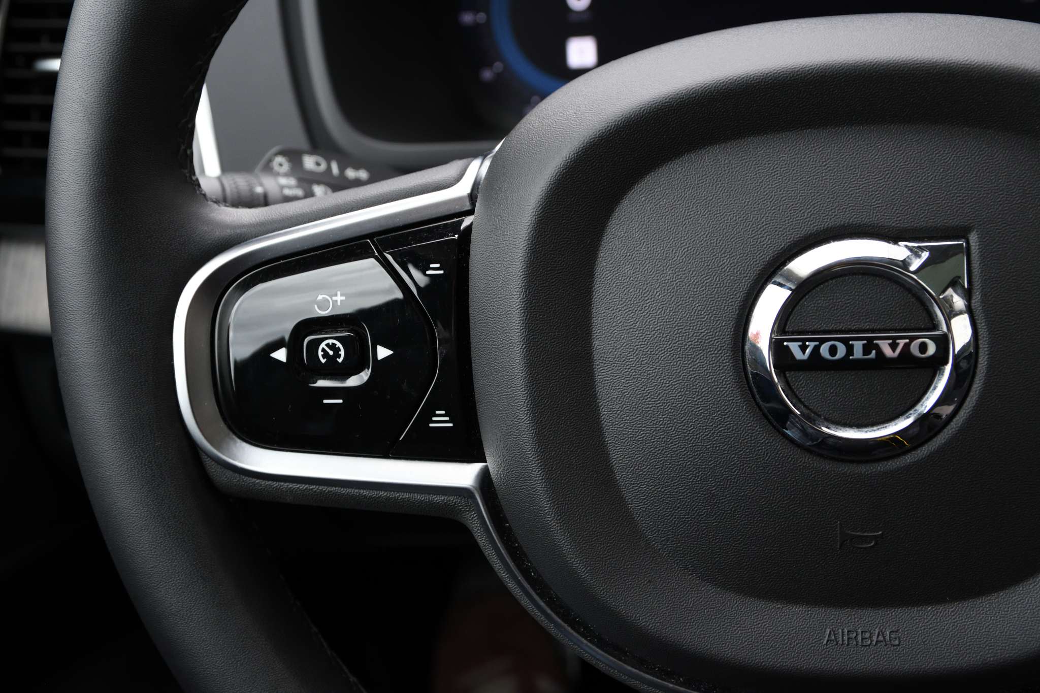 2024 Volvo XC90 B6 AWD Ultimate Bright Theme 7-Seater thumb 18